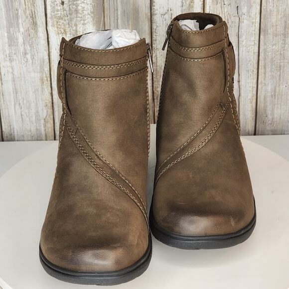 Clarks Women's Carleigh Style Mushroom Nubuck Ankle Boots - Size 7.5 W - Picture 6 of 9